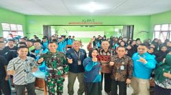 Prajurit Korem 045/Gaya Berikan Pembekalan Wawasan Kebangsaan kepada Siswa-siswi SMA 1 Puding Besar