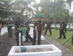 Korem 045/Gaya Ziarah ke TMP Pawitralaya Peringati Hari Juang TNI AD