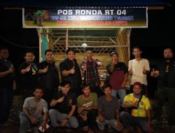 Tim Blue Light Ditreskrimum Polda Riau Duduk Santai bersama Warga RT 04 Tangkerang Tengah