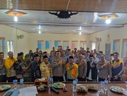Jajaran Polres Lampung Tengah Menggelar Jum’at Curhat Di Balai Kampung Mekar Jaya