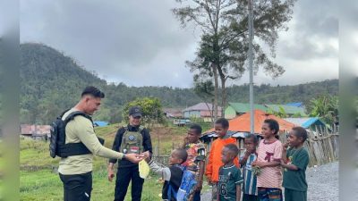 Satgas Ops Damai Cartenz Gelar Pemeriksaan Kesehatan dan Interaksi Humanis Bersama Masyarakat Sinak