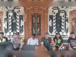 Sinergitas Sipandu Beradat, Bhabinkamtibmas Desa Apuan Ikuti Zoom Meeting Bersama Unsur Terkait