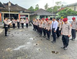 Apel Jam Pimpinan Polsek Kerambitan Dirangkaikan dengan Pemberian Reward kepada Personel yang Berdedikasi